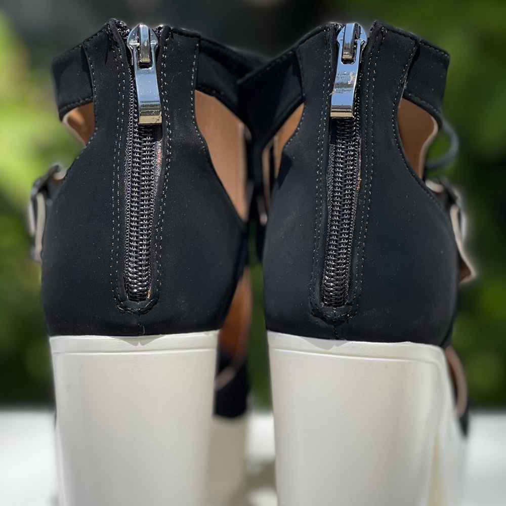 Qupid CRANK Black Lace Up Lug Sole Ultra Platform Bootie Heel Sandals - Picture 9 of 11